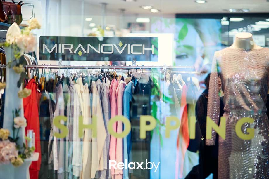 Открытие витрины бренда французской косметики Delarom Paris в магазине «Канцэпт Крама», фото № 40