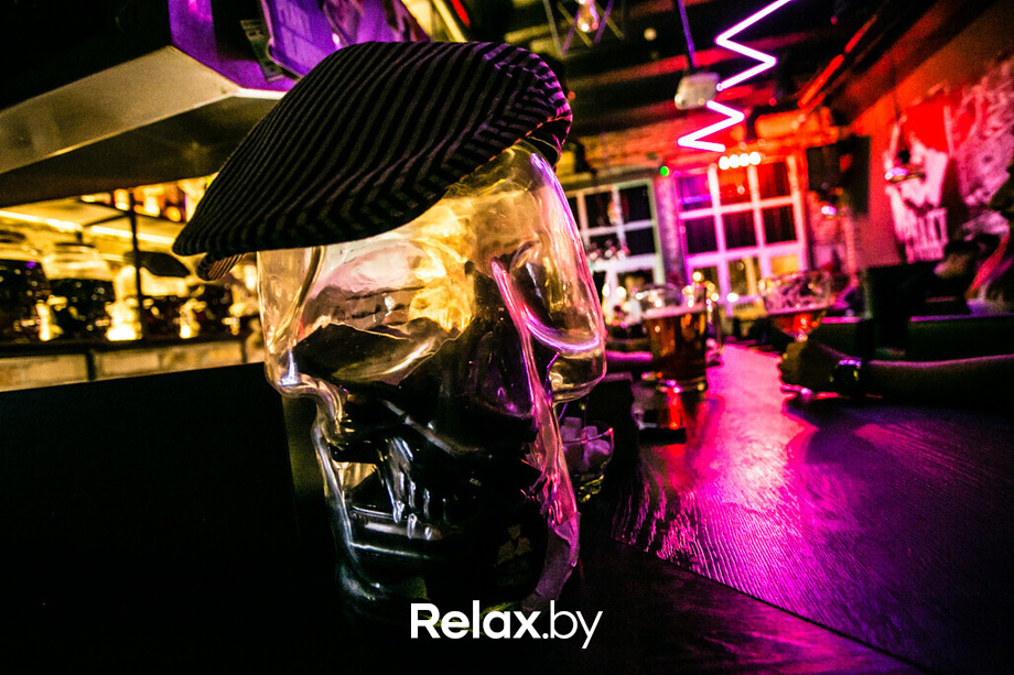 Счастливая суббота в баре «Острые козырьки», фото № 2