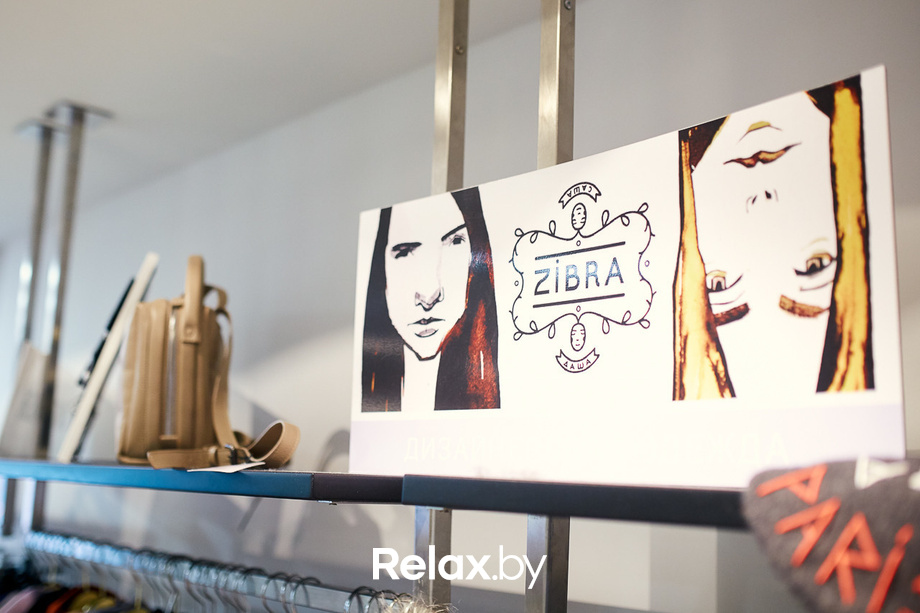 Открытие витрины бренда французской косметики Delarom Paris в магазине «Канцэпт Крама», фото № 108