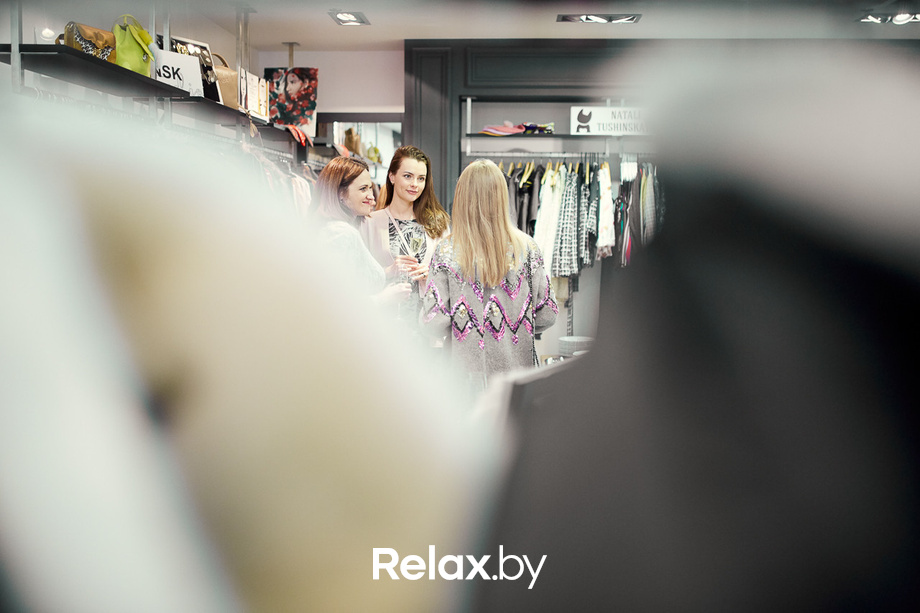 Открытие витрины бренда французской косметики Delarom Paris в магазине «Канцэпт Крама», фото № 6