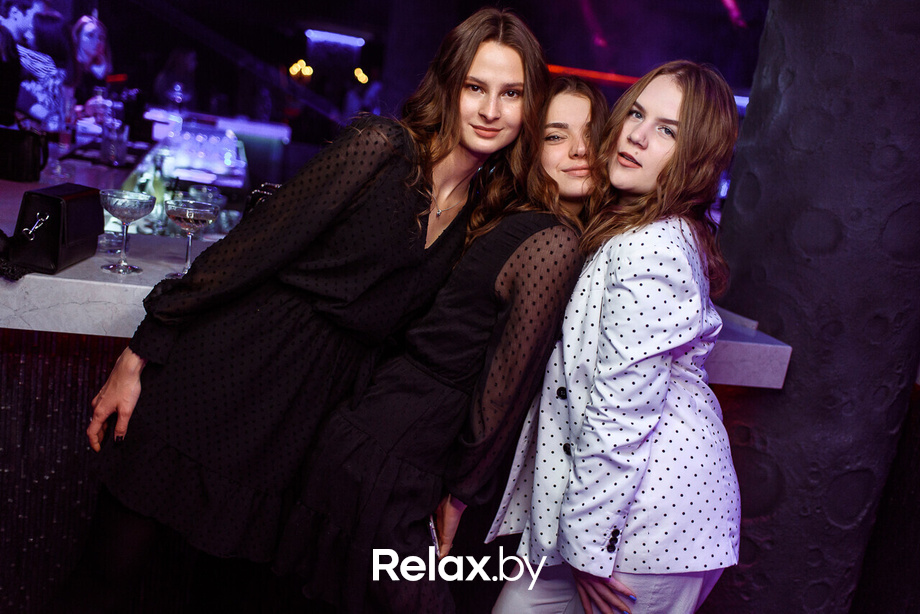 Friday Luna, фото № 2