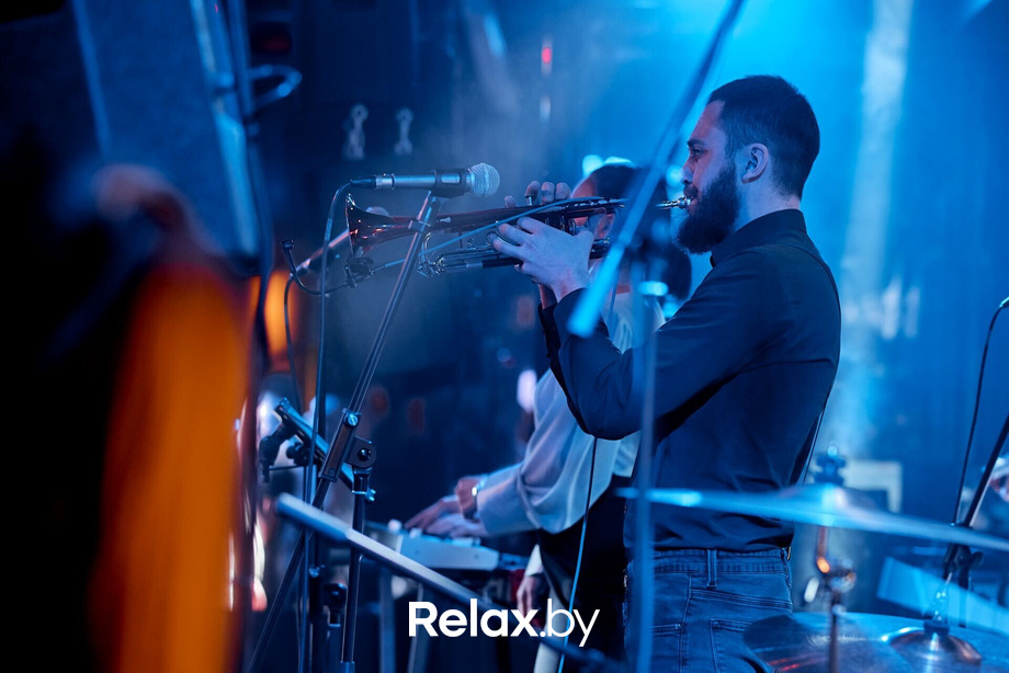 Предновогодние вечеринки в Ангелах, фото № 73