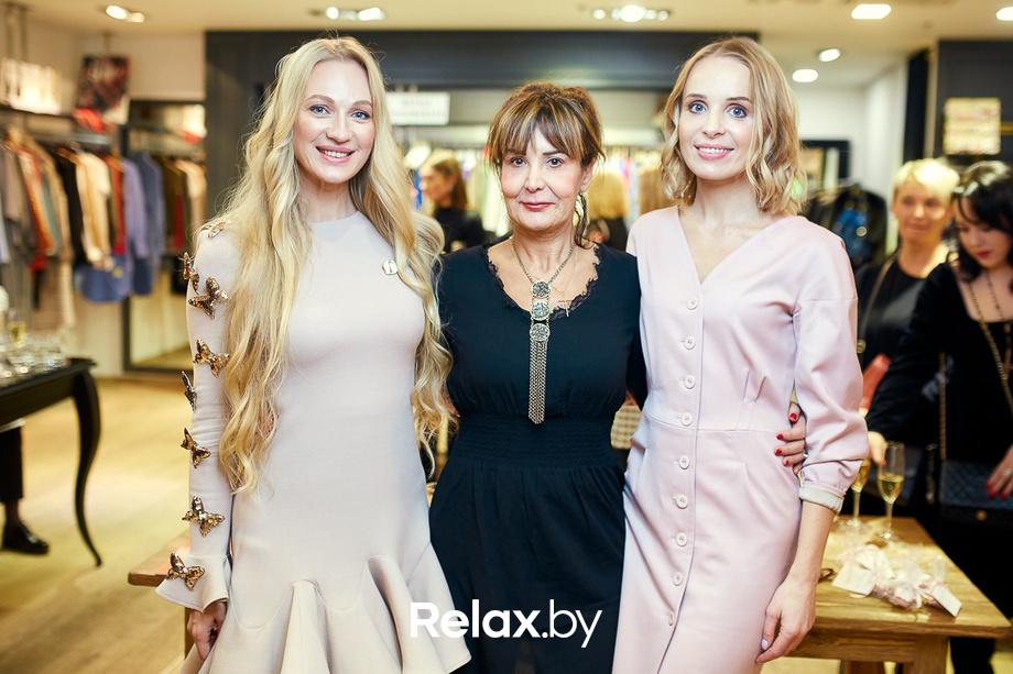 Открытие витрины бренда французской косметики Delarom Paris в магазине «Канцэпт Крама», фото № 110