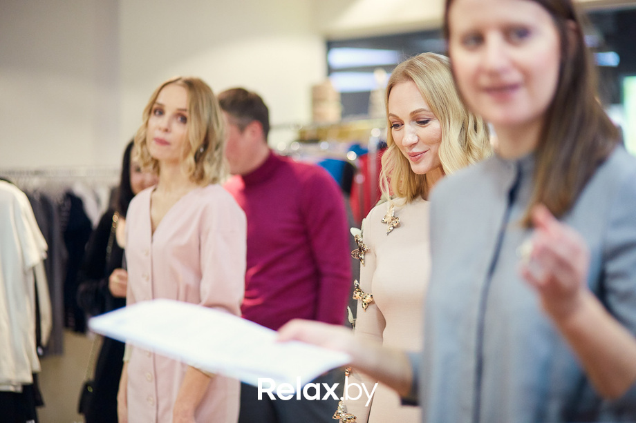 Открытие витрины бренда французской косметики Delarom Paris в магазине «Канцэпт Крама», фото № 57