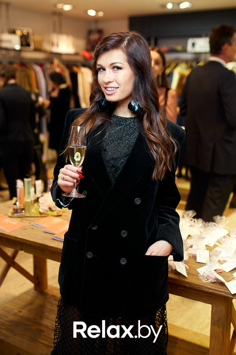 Открытие витрины бренда французской косметики Delarom Paris в магазине «Канцэпт Крама», фото № 34