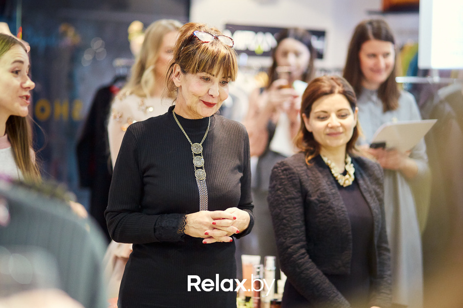 Открытие витрины бренда французской косметики Delarom Paris в магазине «Канцэпт Крама», фото № 49