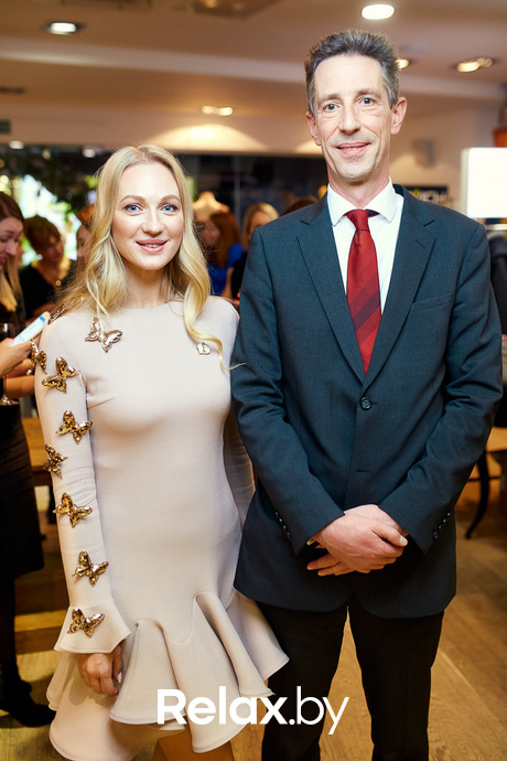 Открытие витрины бренда французской косметики Delarom Paris в магазине «Канцэпт Крама», фото № 88