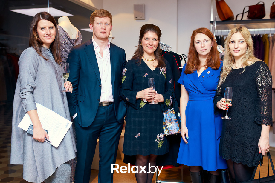 Открытие витрины бренда французской косметики Delarom Paris в магазине «Канцэпт Крама», фото № 97