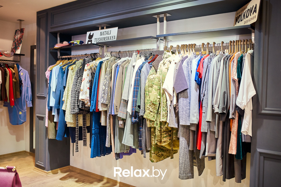 Открытие витрины бренда французской косметики Delarom Paris в магазине «Канцэпт Крама», фото № 107