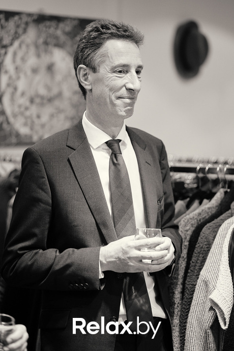 Открытие витрины бренда французской косметики Delarom Paris в магазине «Канцэпт Крама», фото № 70