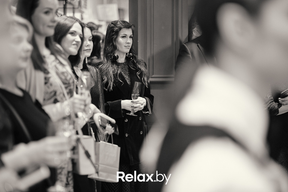 Открытие витрины бренда французской косметики Delarom Paris в магазине «Канцэпт Крама», фото № 68