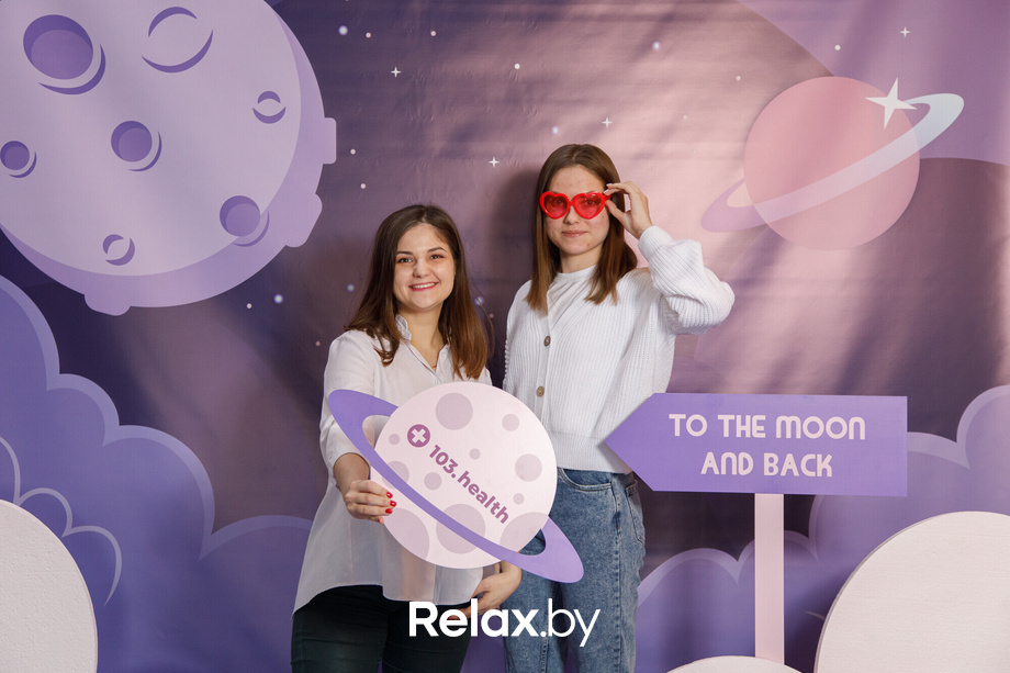 To The Moon & Back, фото № 7