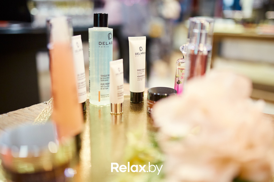 Открытие витрины бренда французской косметики Delarom Paris в магазине «Канцэпт Крама», фото № 3