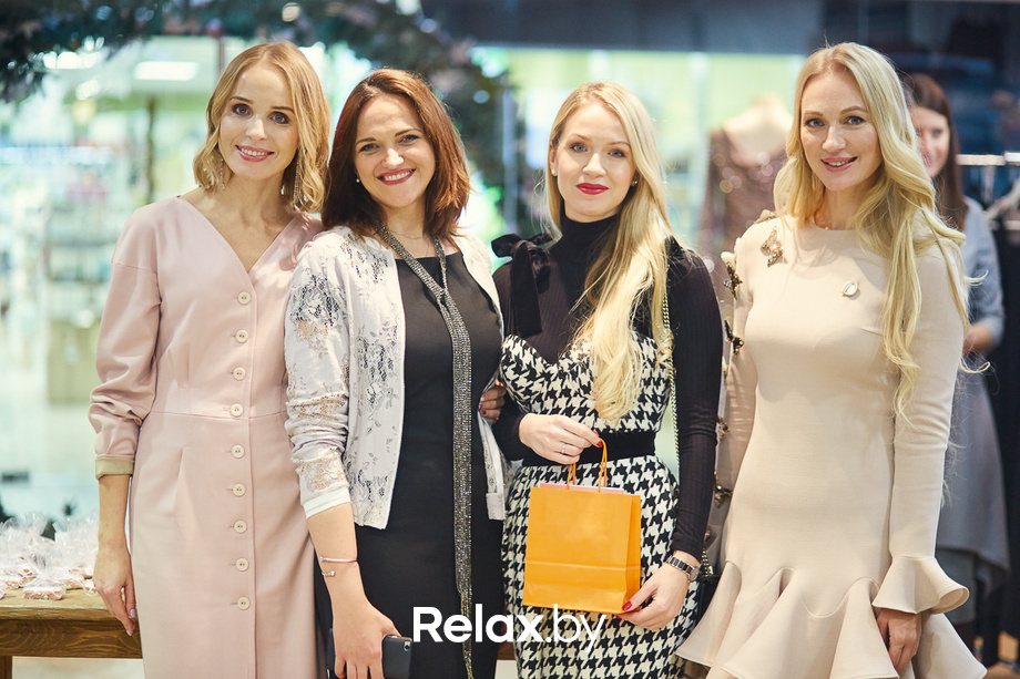 Открытие витрины бренда французской косметики Delarom Paris в магазине «Канцэпт Крама», фото № 66