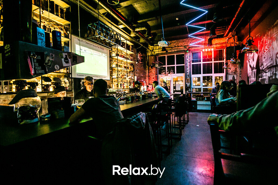 Счастливая суббота в баре «Острые козырьки», фото № 3