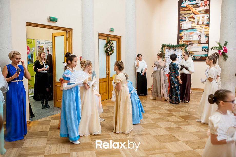 Семейный рождественский благотворительный бал Академии мюзикла "Ревю" - "Наши сердца", фото № 6