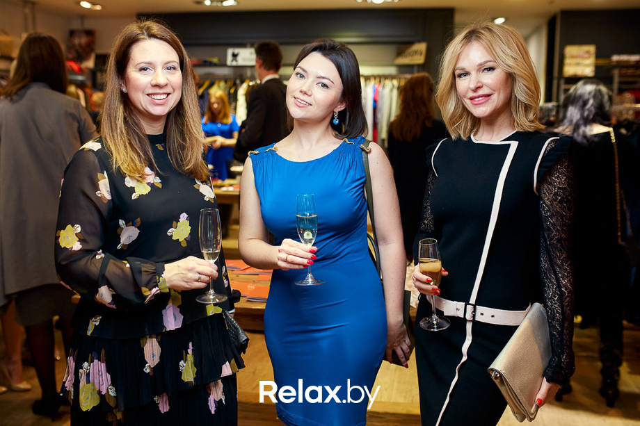 Открытие витрины бренда французской косметики Delarom Paris в магазине «Канцэпт Крама», фото № 25