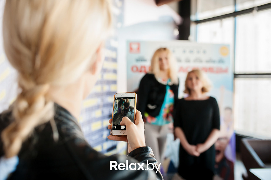 Валентина Мазунина на премьере «Одноклассниц», фото № 6