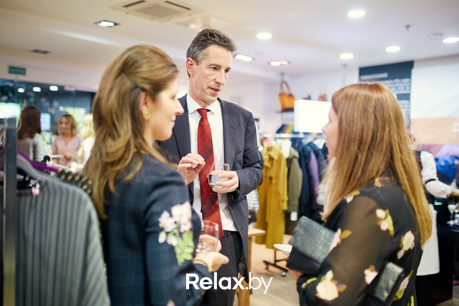 Открытие витрины бренда французской косметики Delarom Paris в магазине «Канцэпт Крама», фото № 36