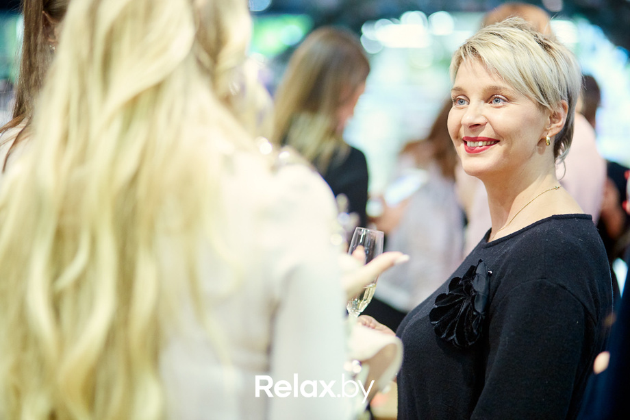 Открытие витрины бренда французской косметики Delarom Paris в магазине «Канцэпт Крама», фото № 77