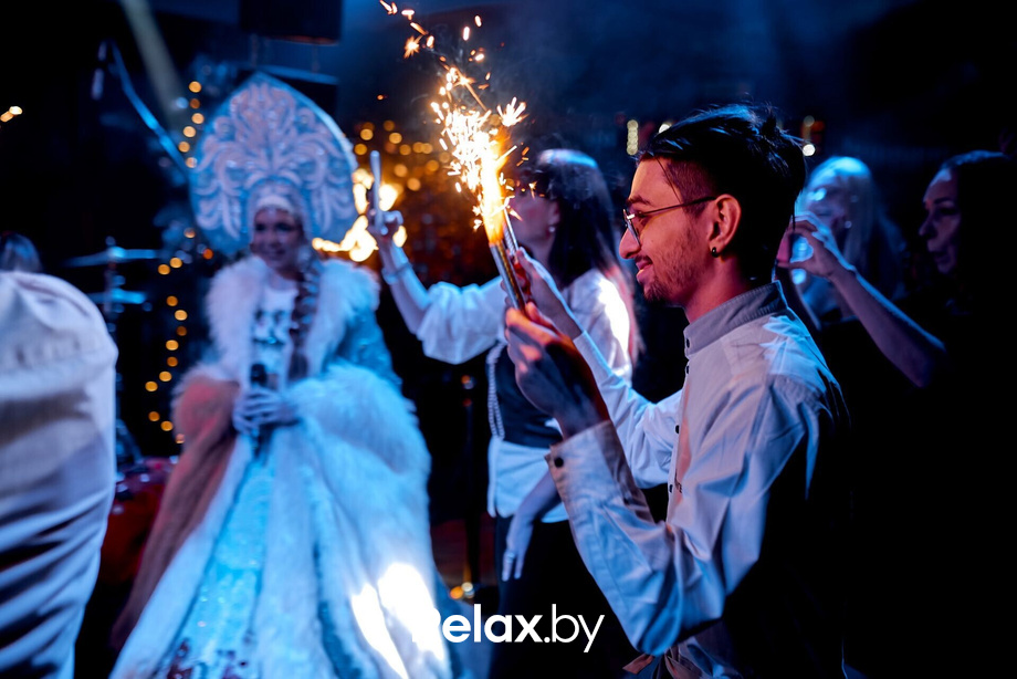 Предновогодние вечеринки в Ангелах, фото № 3