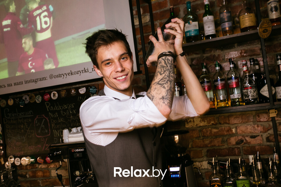 Пятница развратница в баре «Острые козырьки», фото № 3