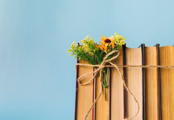 Каких белорусских писателей читают чаще всего: топ-5 книг