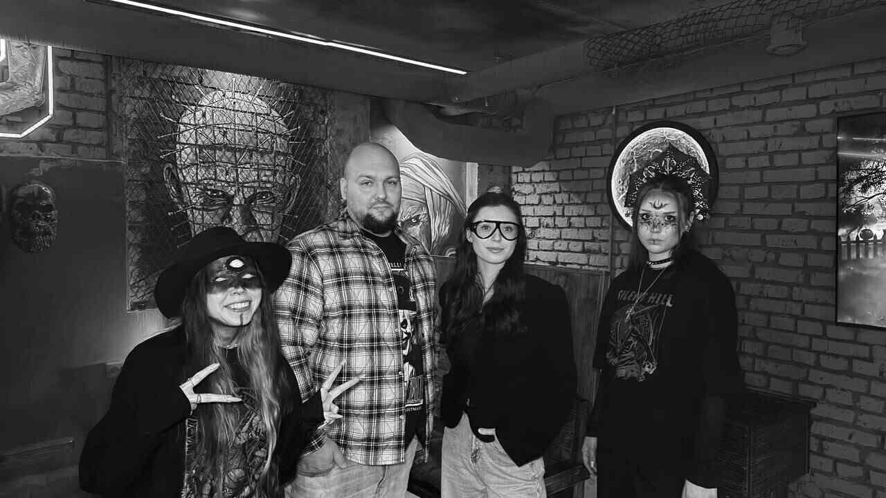 Дым, хоррор и мистические коктейли. Заглянули в самый страшный бар города