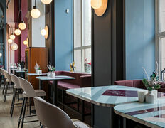 Городское кафе La Crête D’Or (Золотой гребешок), Интерьер - фото 1