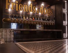 Бар Friends&dogs (Френдс&догс), Интерьер - фото 1