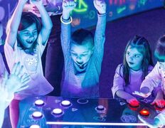 Развлекательный центр Neon park (Неон парк), Праздники - фото 11