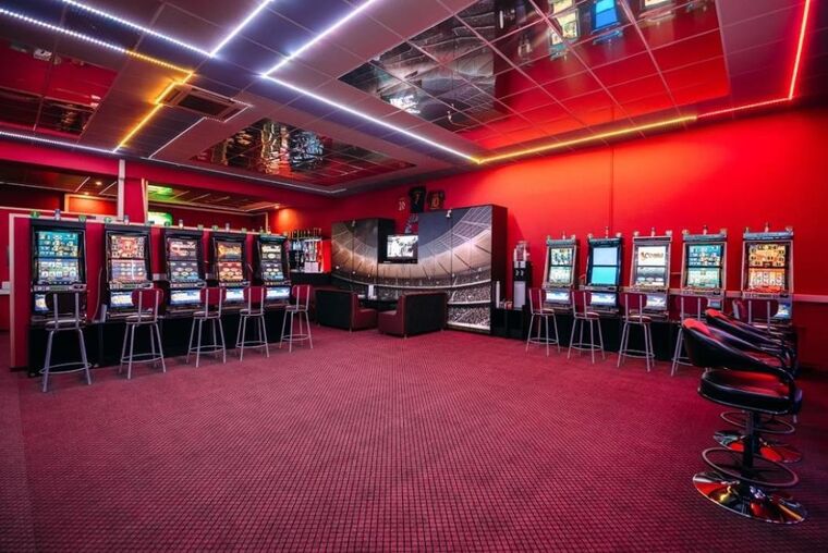 Залы игровых автоматов в бресте игровой автомат бочки играть бесплатно