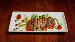 Minions of Beef on a pillow of vegetables, with porcini mushrooms, and mashed potatoes (230 g)