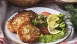 Potato pancakes with light-salted salmon and caviar (320/13 g)