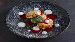 Cheesecakes with sour cream and kuli from strawberry (140/40/40/1 g)