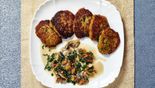 Драники с грибным соусом (200/100 г)
