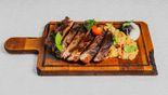 Beef Sirloin with Potato Porridge and White Mushrooms (512 g)