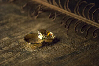 Обзор цен на свадебные кольца: топ-4 ювелирных салона с выгодными предложениями