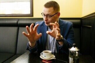 «Идеальная мать — та, которая хочет поскорее избавиться от своего ребенка». Психолог Павел Зыгмантович о культе детей