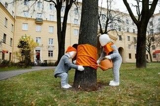 Фотофакт: в Минске разместили необычные арт-объекты из полиэтилена