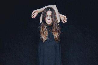 Фотофакт: коллекция белорусского дизайнера lena tsokalenko вошла в хроники Vogue Russia
