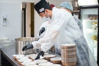 К поддержке врачей подключилась столичная кейтеринговая служба