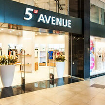 В ТЦ «Замок» открылся салон одежды «5th Avenue»