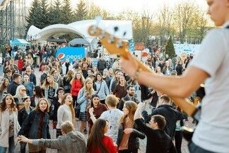 Как прошел первый день фестиваля уличной еды Vulitsa.Ezha, и стоит ли идти туда на второй
