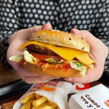 От 5,9 руб. В Burger King в Минске появились бургеры с говядиной и курицей