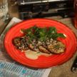 Куриная шейка с грибным соусом (200 г)