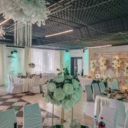 Зеленый луг - фото 1