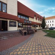 Троицкий Холл - фото 1