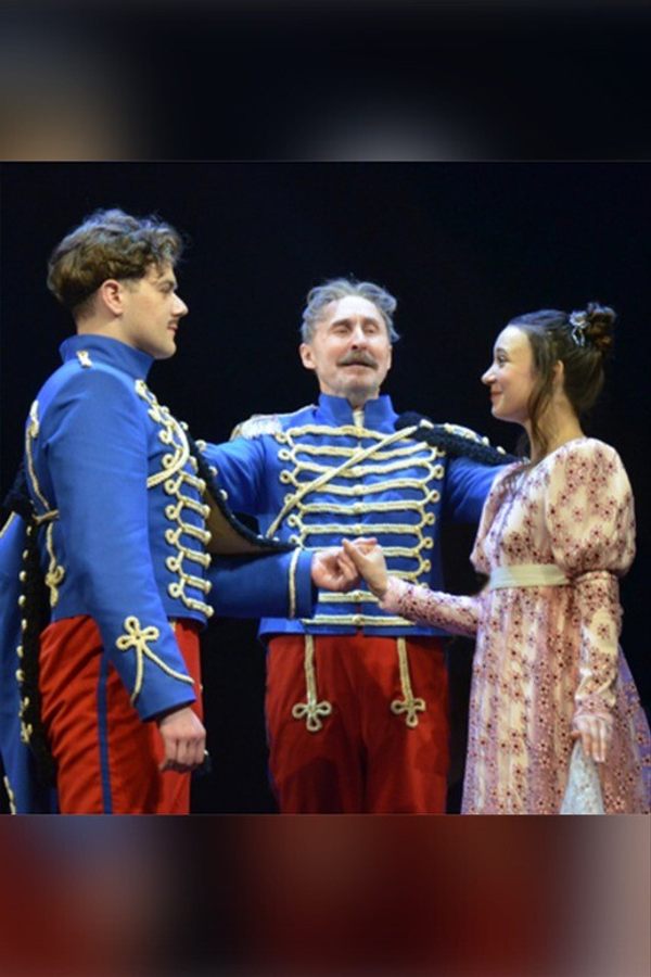 Спектакль «Дамы и гусары»