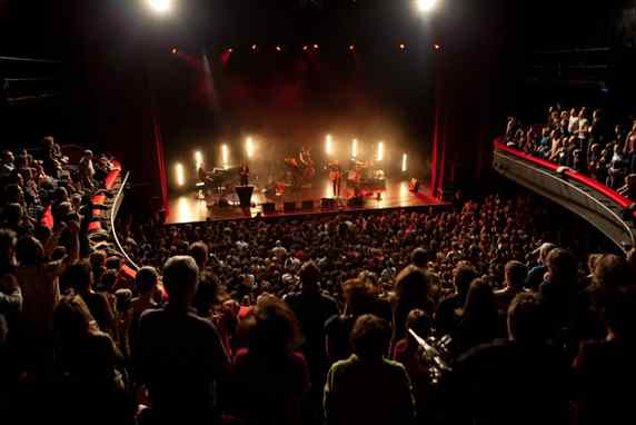 Свидание, выставка, спектакли и фестиваль блогеров. Куда пойти на выходных в Минске?